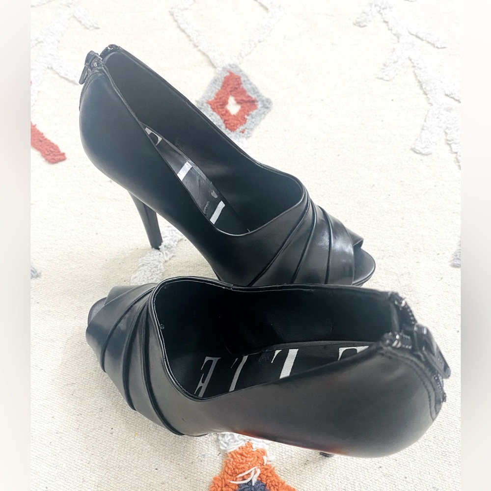 ELLE GENEVIE Platform Heels, Size 8